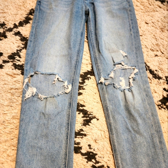 American Eagle "Mom jean" Jeans Size 00- juniors size - Picture 2 of 9